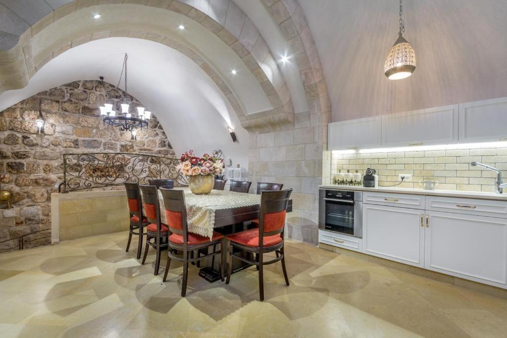 Western Wall Luxury House エルサレム エクステリア 写真